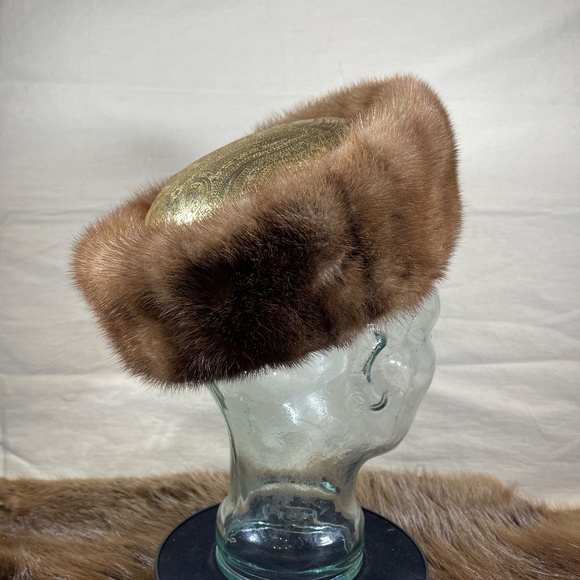 Sable Mink Fur Hat - Picture 8 of 9